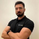 Retrato de Jaime Sanz Ruiz, fisioterapeuta colegiado nº 14.387 y fundador de FisiomadFit